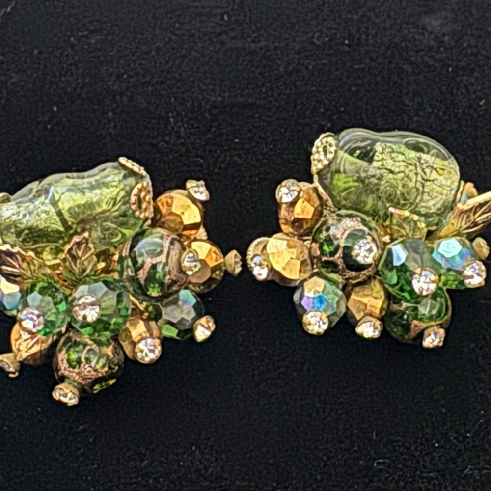 Vintage Signed Vendome Green and Gold Cluster Clip-On Earrings EUC
